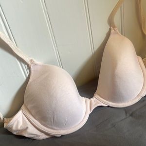 Victoria’s Secret 32C Lined Full Coverage Light Pink Bra Barely Worn/Washed